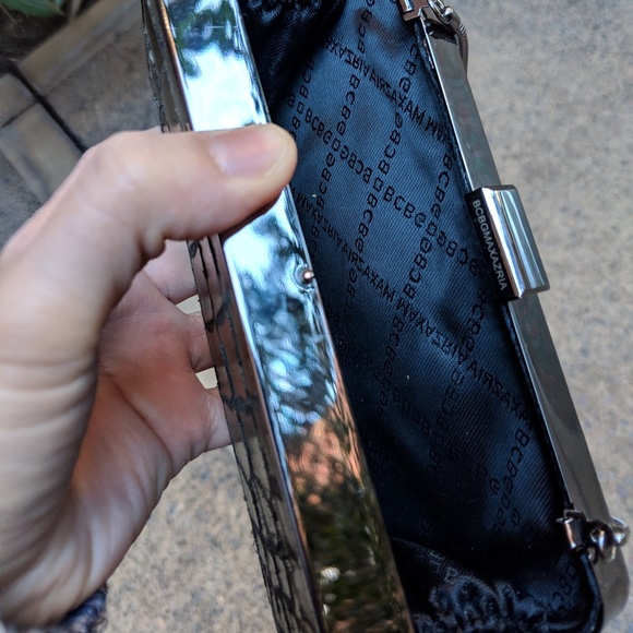 BCBG clutch _authentic - Picture 4 of 6